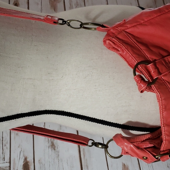 Coral Bag - Picture 3 of 6